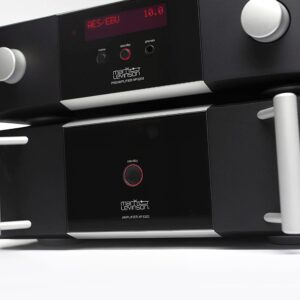 Alternative view of Preamplifier Mark Levinson № 5206