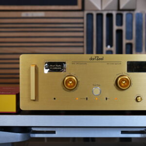 Alternative view of Dartzeel Preamplifier NHB 18NS + Power Amplifier NHB 108