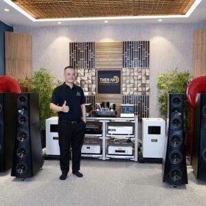 Alternative view of Loa YG Sonja XVi Studio