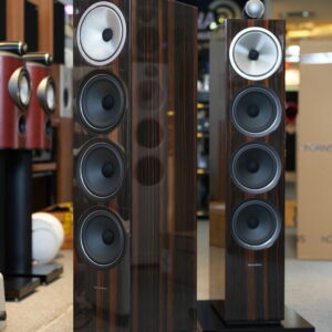 Alternative view of Loa Bowers & Wilkins 702 Signature
