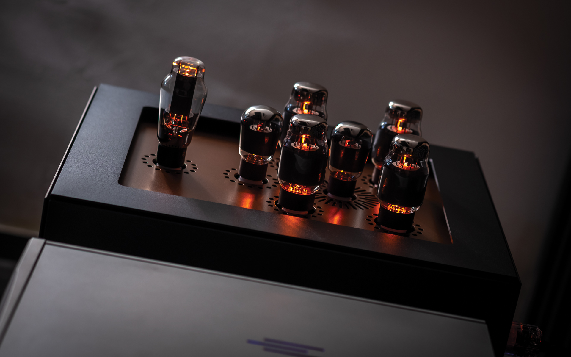 Power Amplifier Lampizator KT88 Monoblocks (Liên hệ)